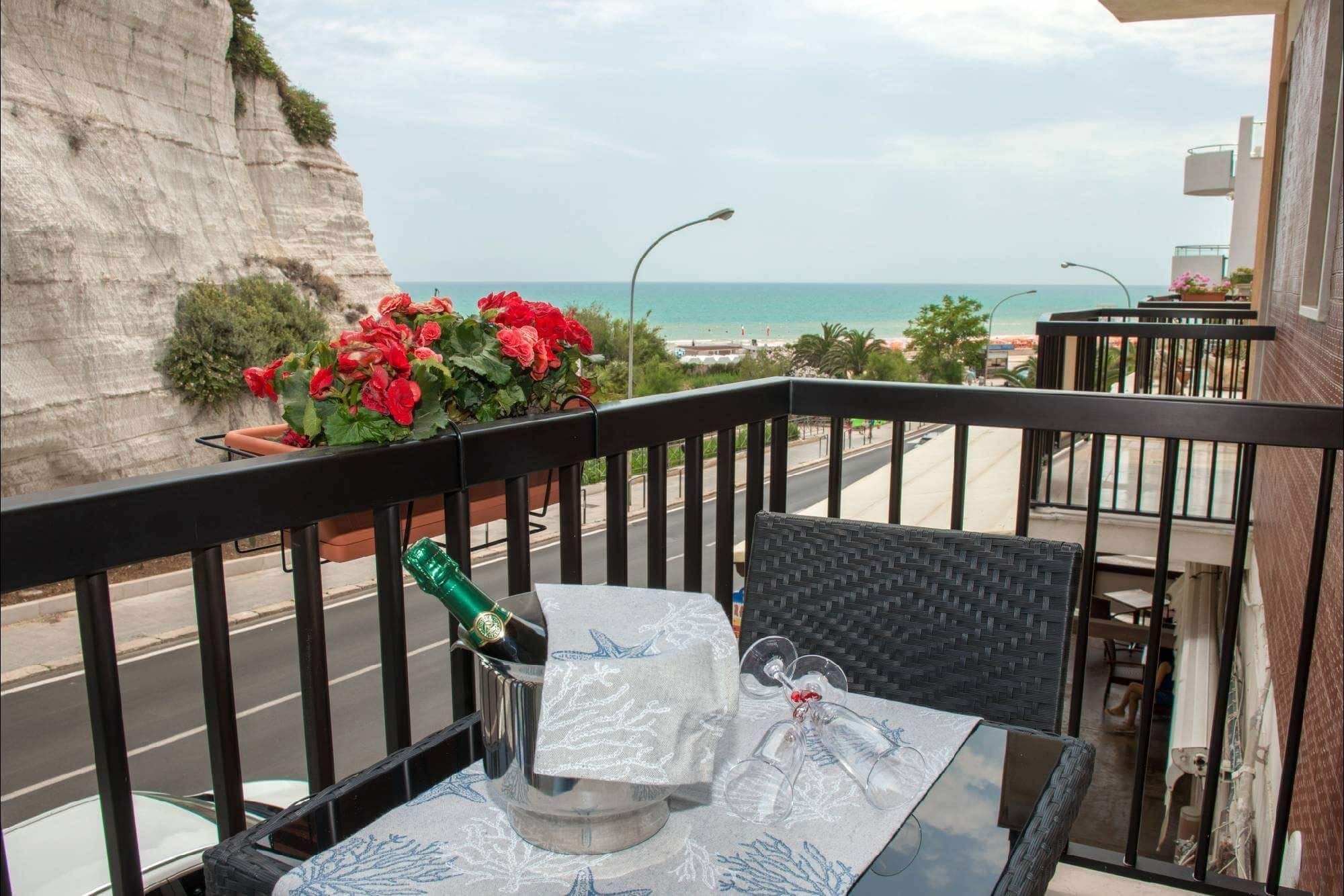 A Un Passo Dal Mare Bed and Breakfast Vieste Exteriör bild