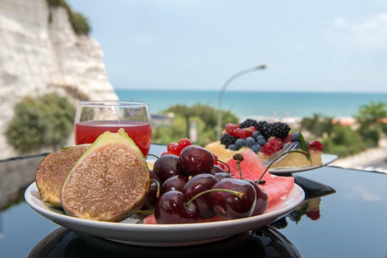 A Un Passo Dal Mare Bed and Breakfast Vieste Exteriör bild