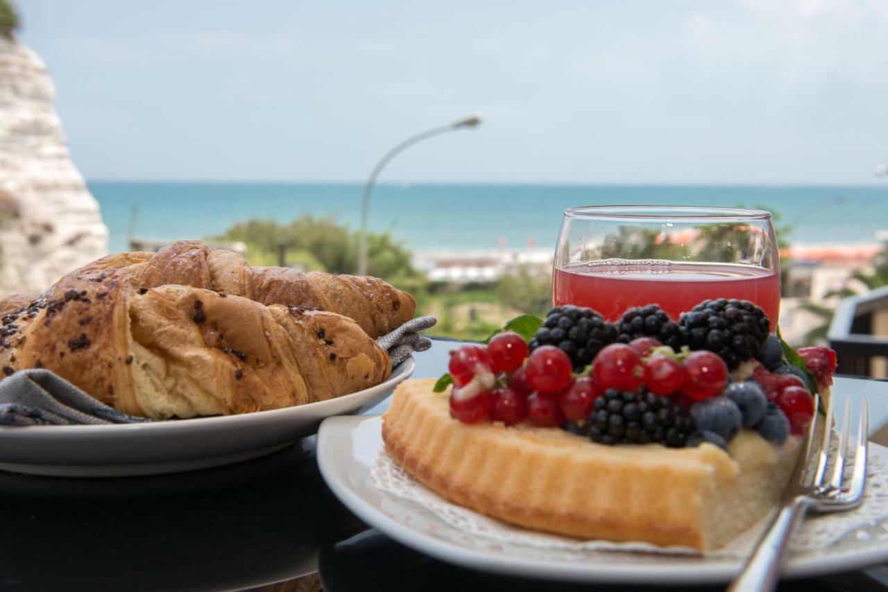 A Un Passo Dal Mare Bed and Breakfast Vieste Exteriör bild